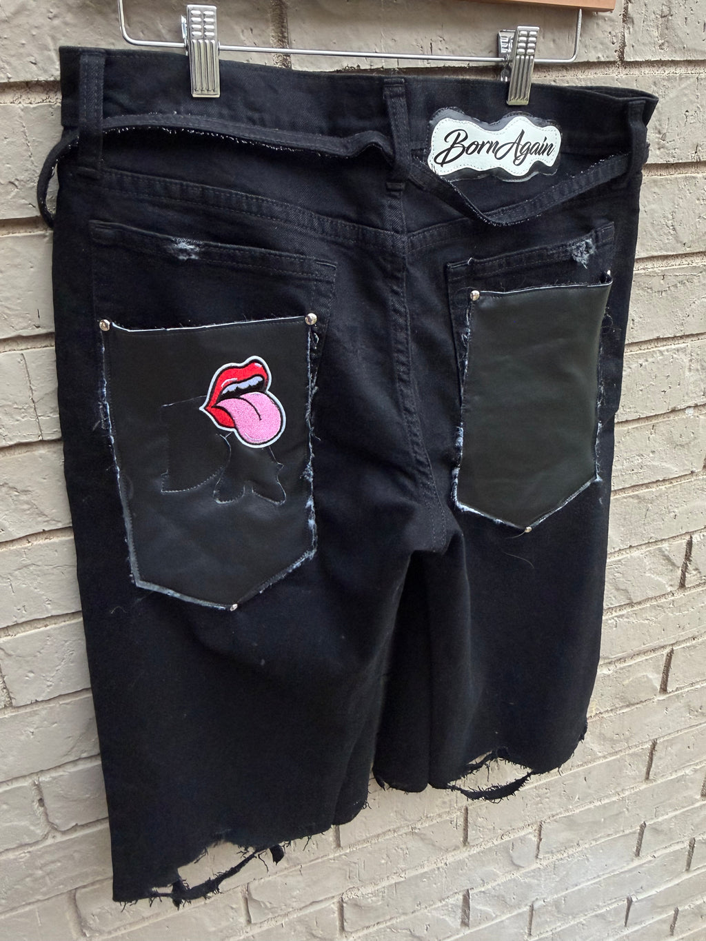 BORNAGAIN – Midnight Artifact Jorts